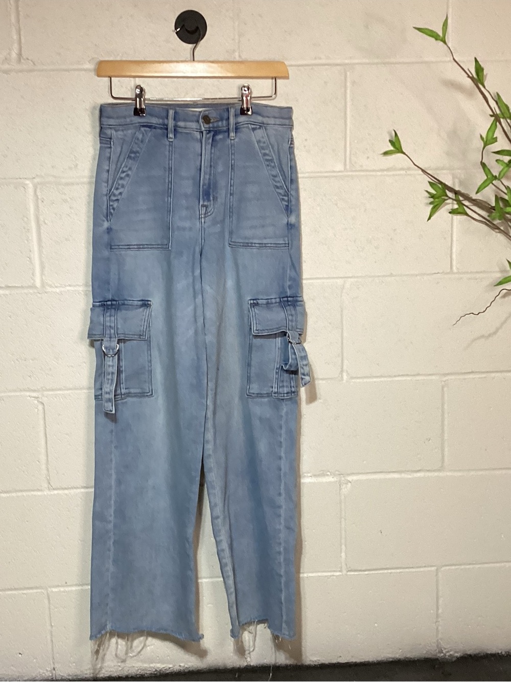 Light Blue Women's Boyfriend Cargo Jeans with Utility Pockets